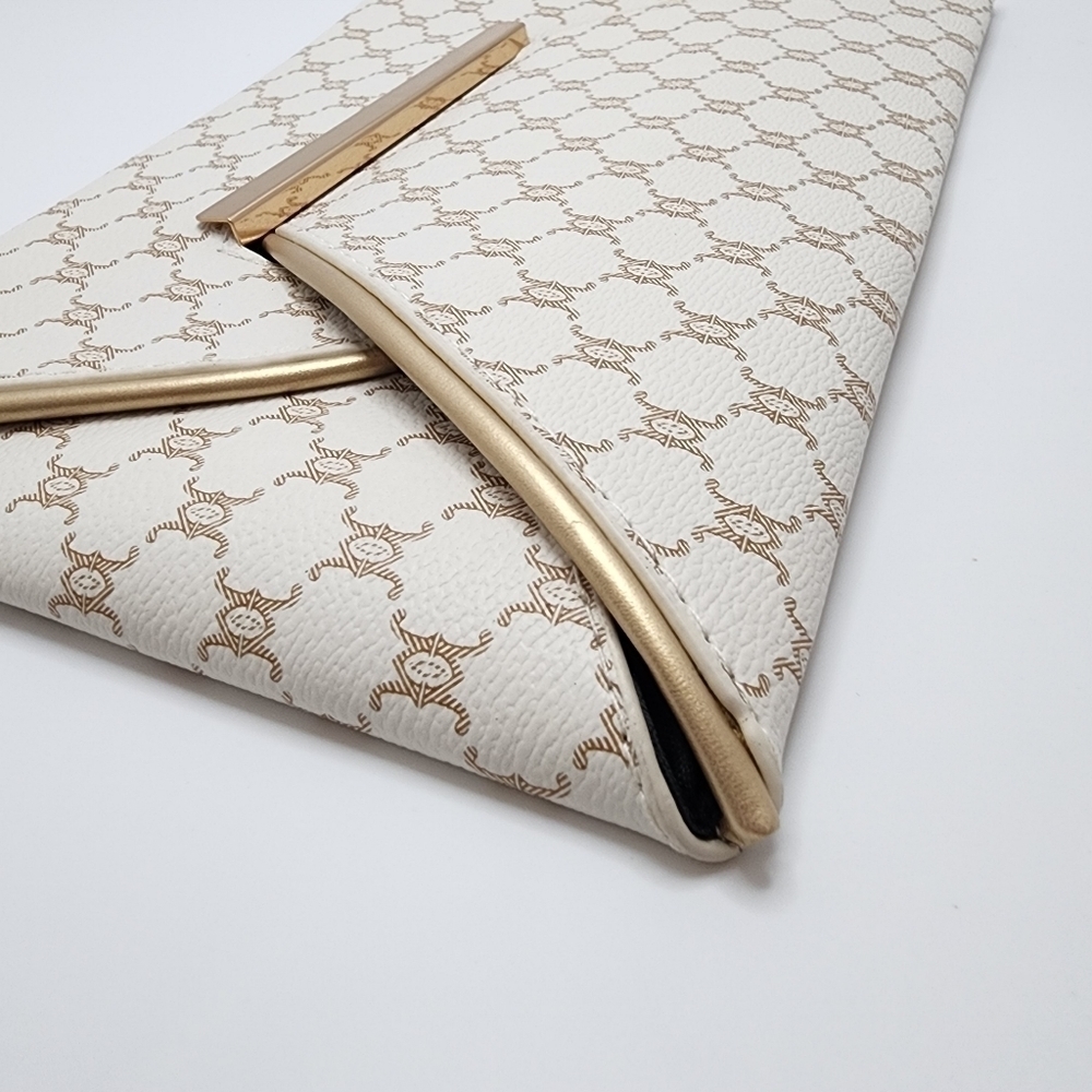 Designer Inspired Envelope Clutch - Picture 5 of 9